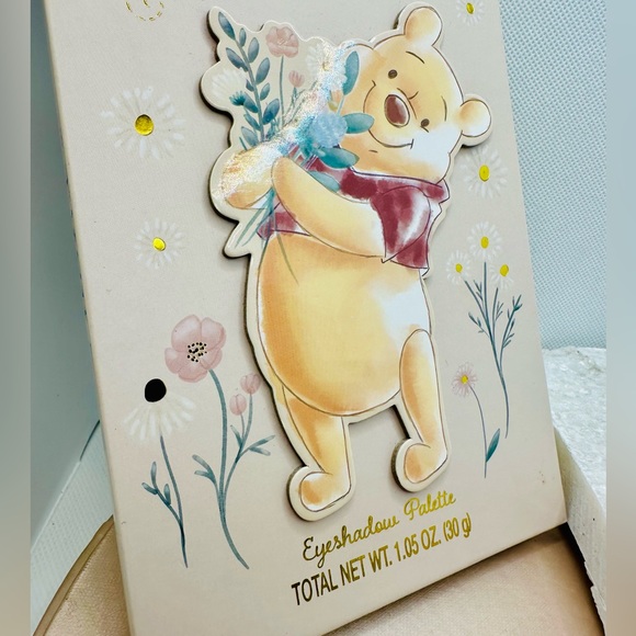 NEW! Disney Winnie the Pooh Eyeshadow Palette 12 Shades Full Size w/ Mirror - Picture 4 of 13